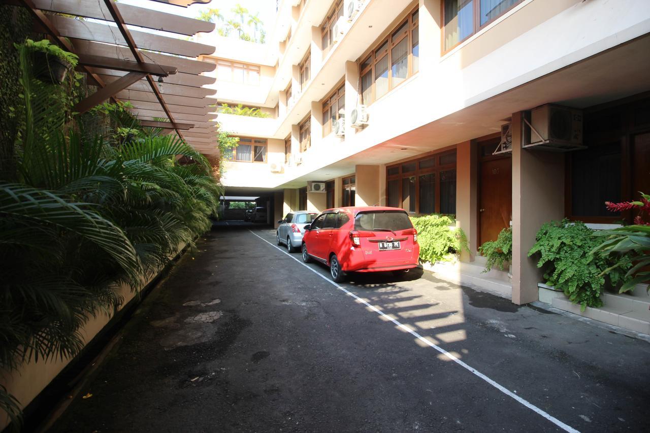 Reddoorz Premium @ Slamet Riyadi 2 スラカルタ エクステリア 写真